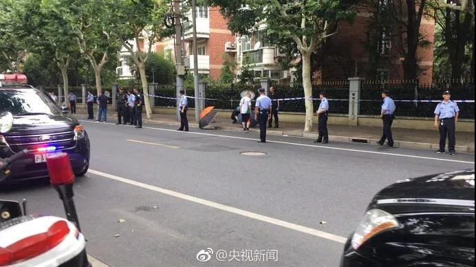 上海检察机关提前介入男子持刀砍人案